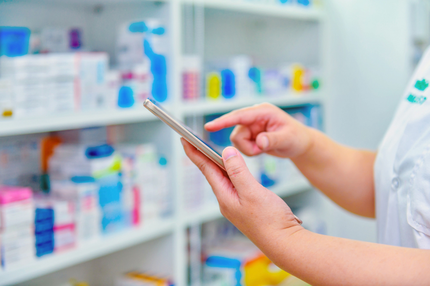 Compliant Social Media for Pharmacies: What You Can (and Can’t) Post