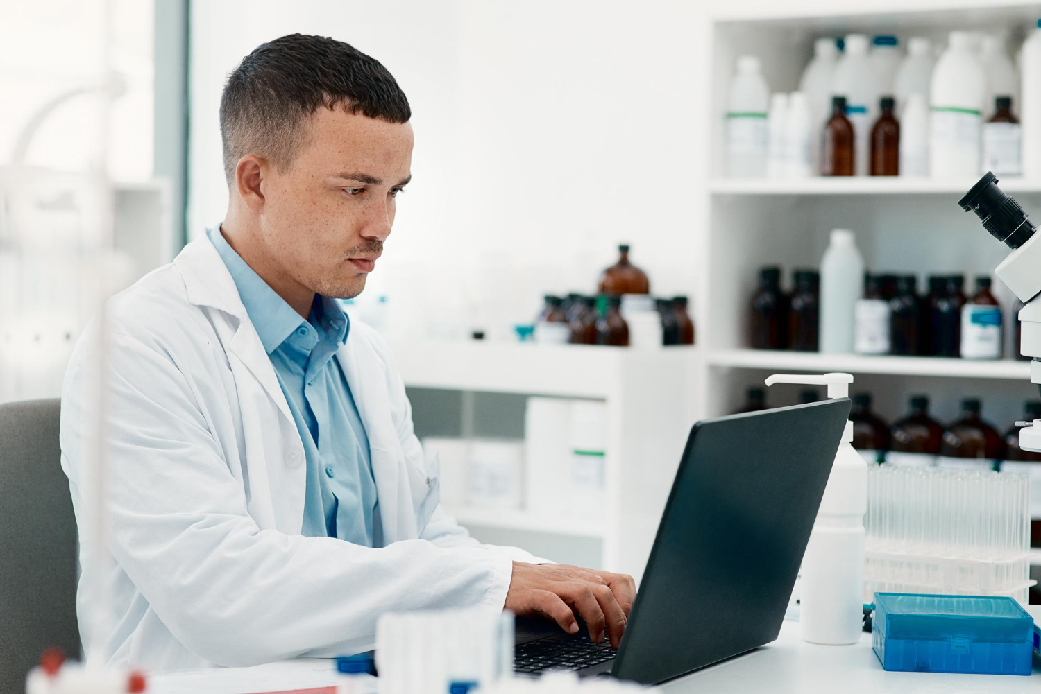 How Pharmacies Can Use Blog Posts and Social Media to Win Patients in 2026